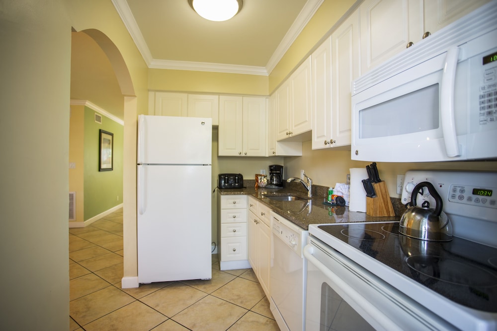Barefoot Beach Resort - photo 18