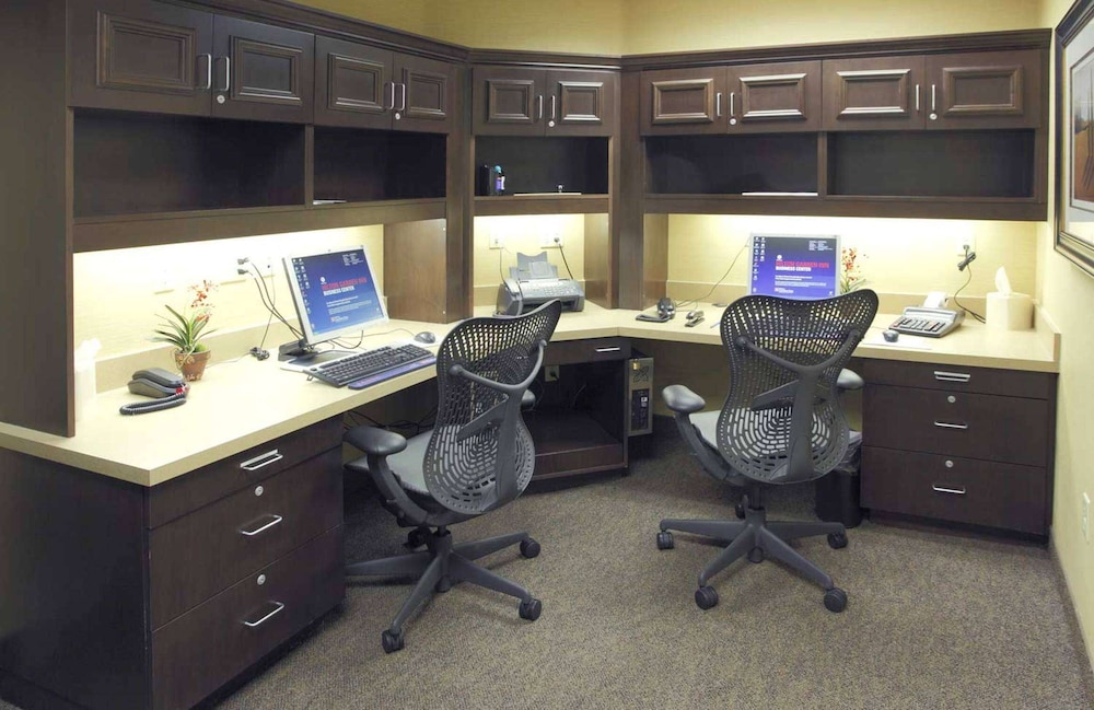 Hilton Garden Inn Clovis - photo 23