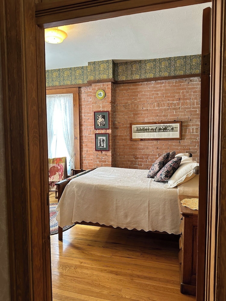 Gable House Bed and Breakfast Inn - photo 21