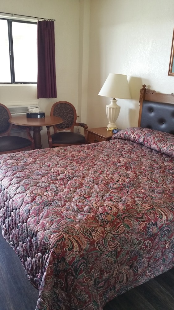 Ontario Inn - photo 12