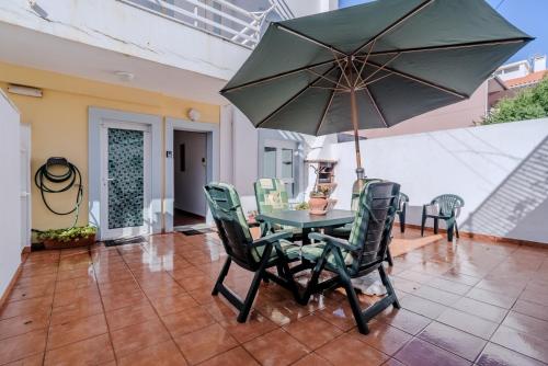 West Coast House Santa Cruz — 4-Star Luxury Hotel in Santa Cruz, Portugal