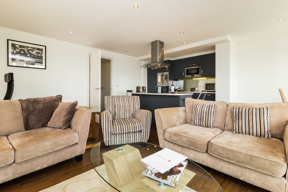 Grand Vista by Austin David Apartments — 4-Star Luxury Hotel in London, United Kingdom