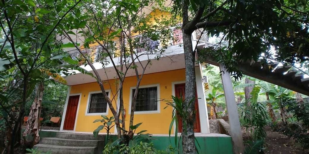 Apart Hotel Acuarious de Luis — hotel in Esteli