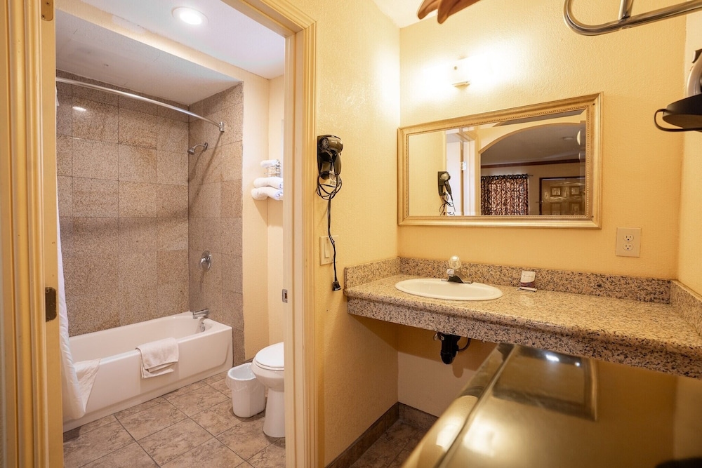 Sunstar Inn Los Banos near I 5 - photo 16