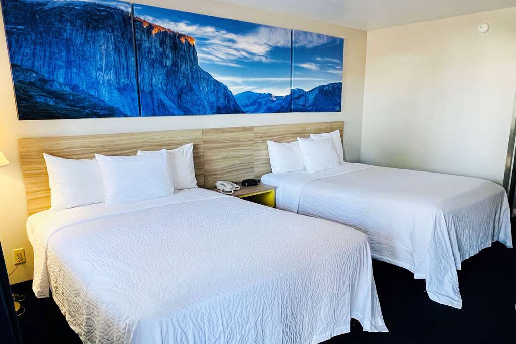 Days Inn by Wyndham Ridgecrest near China Lake Naval Station - photo 11