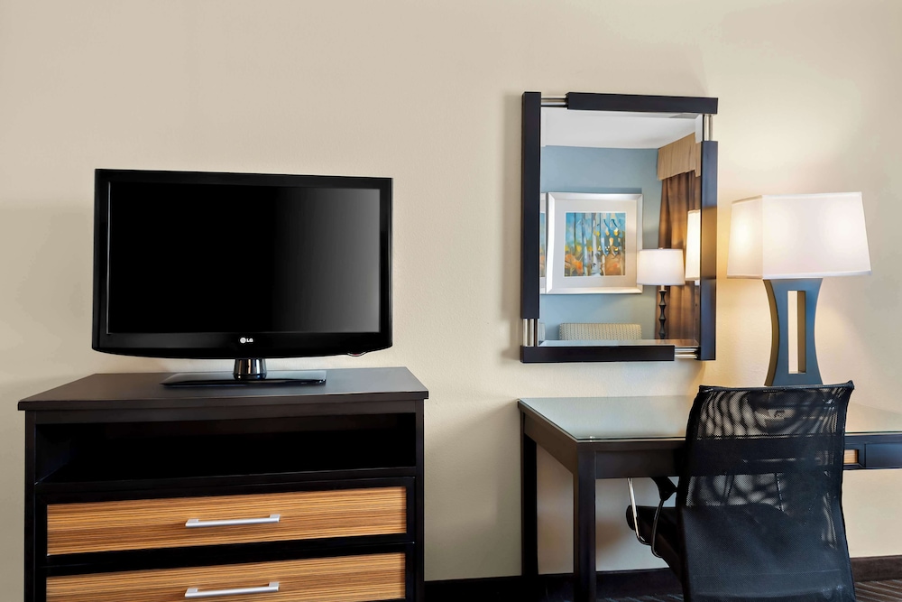Best Western Newport Inn - photo 13