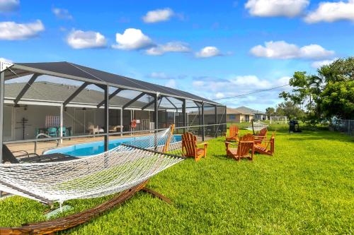 Casa Azul — 4-Star Luxury Hotel in Cape Coral, United States