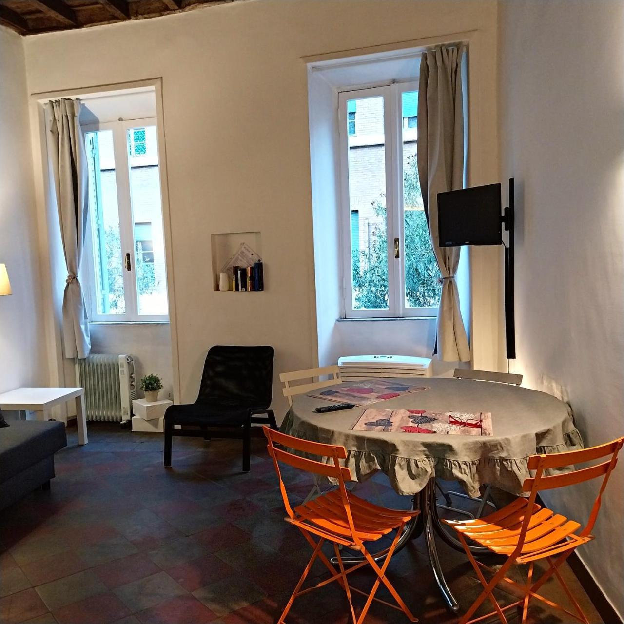Sunhouserome — 4-Star Luxury Hotel in Rome, Italy