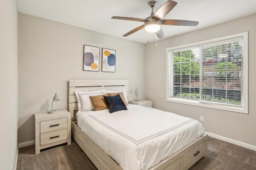 Crest at East Cobb 1812E Comfort spacious 2Bd 2Bt — 4-Star Luxury Hotel in Marietta, United States
