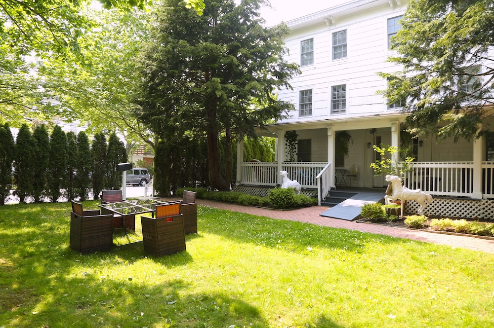 Harpoon House - featured photo