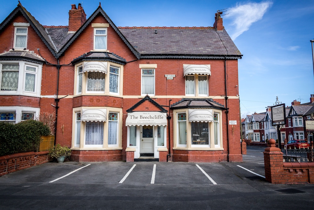 The Beechcliffe Hotel Over 35's Only - last minute hotel in Blackpool