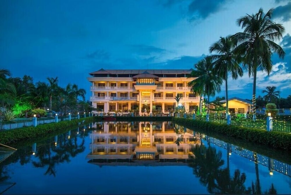 PJ Princess Regency — 4-Star Luxury Hotel in Cochin, India