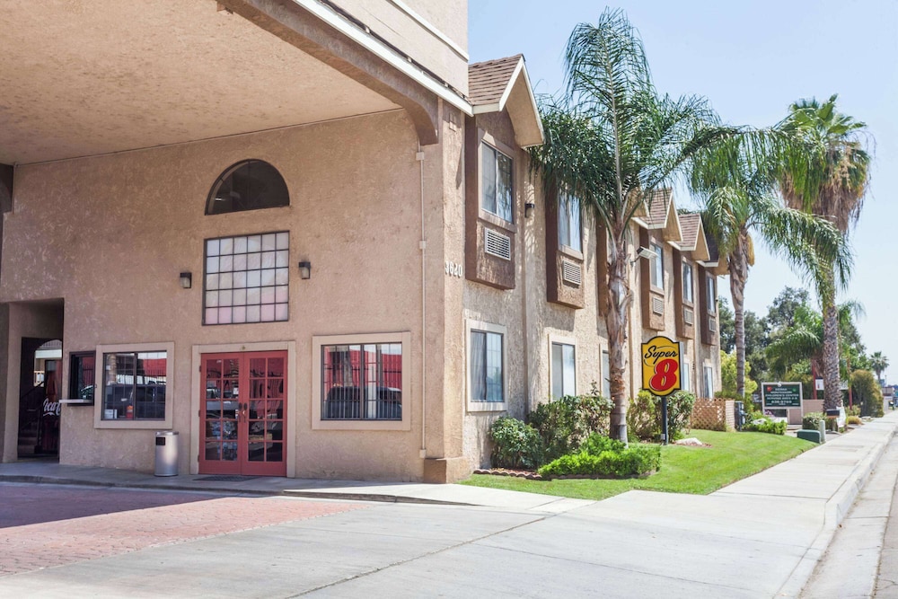Super 8 by Wyndham Bakersfield South CA - photo 20