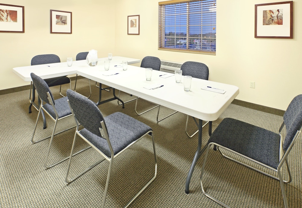 Candlewood Suites Fayetteville University of Arkansas by IHG - photo 35
