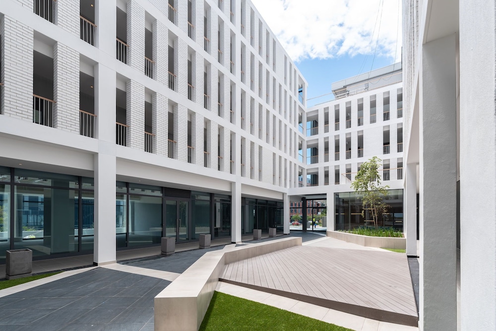 Axis Luxury Apartments by Century City Hotels — 4-Star Luxury Hotel in Cape Town, South Africa