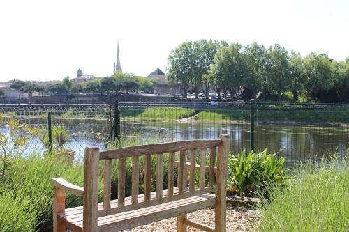 A Little Gem on the Banks of the River Dordogne — hotel in Port-Sainte-Foy-Et-Ponchapt