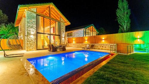 Bezirgan Village 1 Bedroom Villa 7492 — 4-Star Luxury Hotel in Kalkan, Turkey