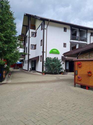 Pensiunea Orizont — 4-Star Luxury Hotel in Farcasa, Romania
