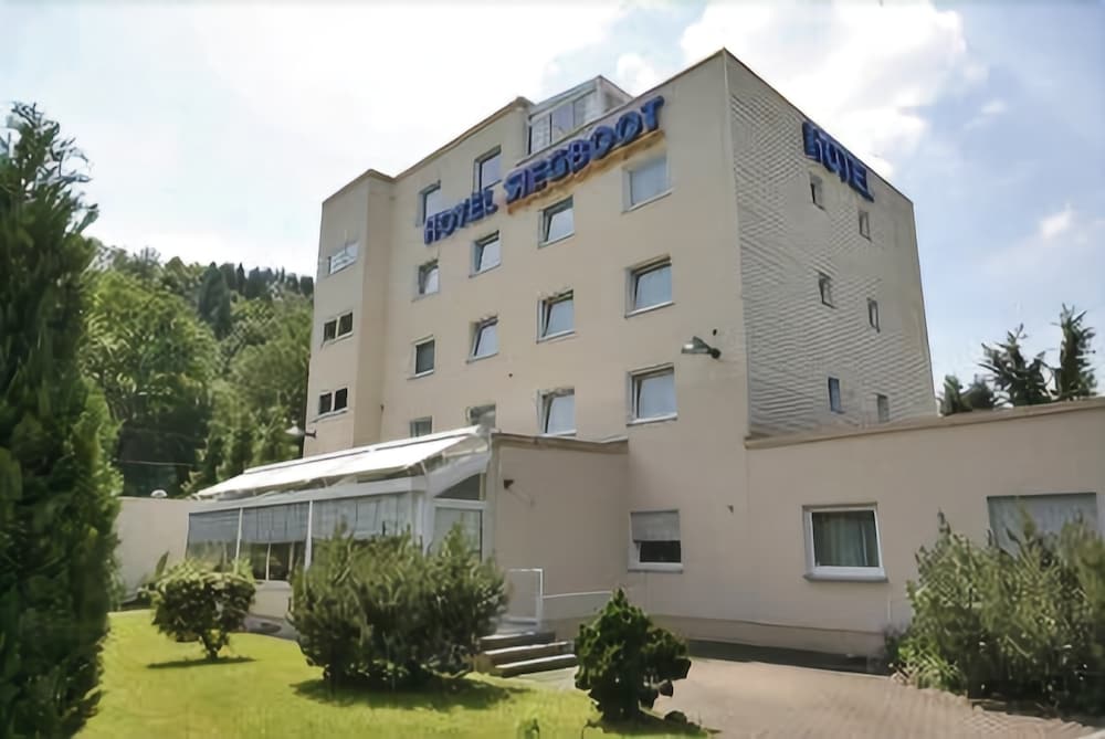 Stadt Gut Hotel Siegboot — Siegen
