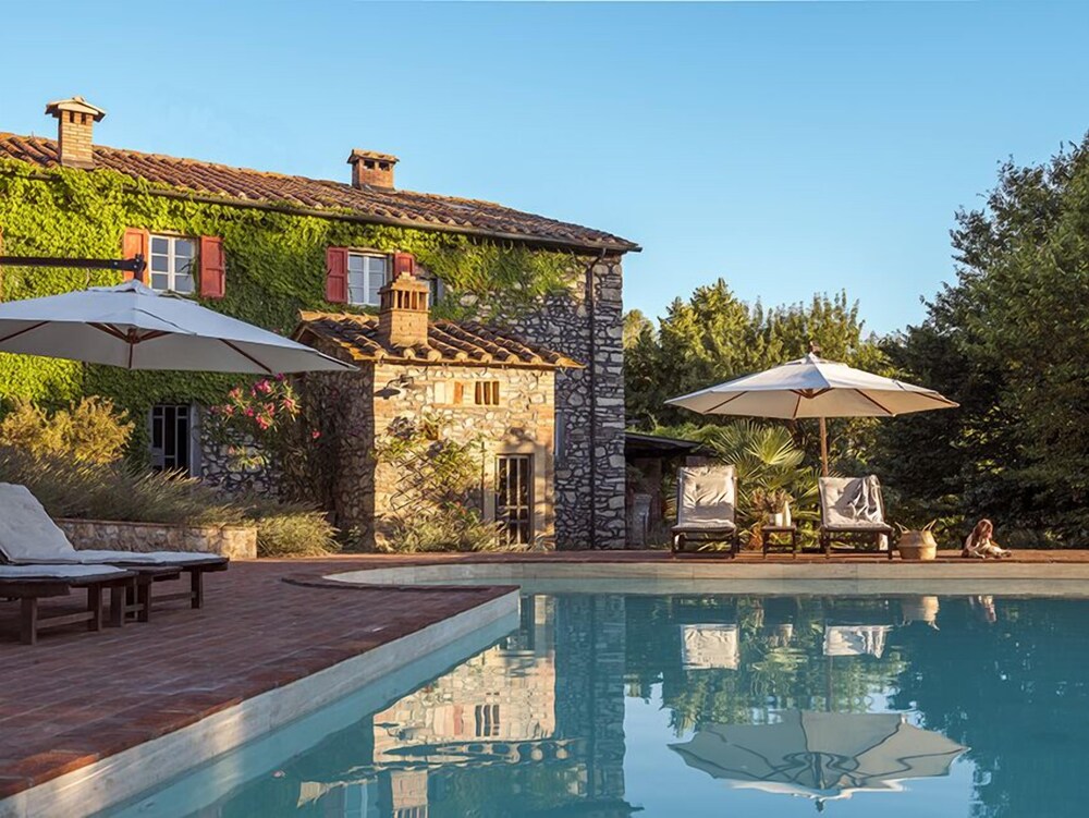 Villa Fonteintanata — 4-Star Luxury Hotel in Montecatini Val Di Cecina, Italy