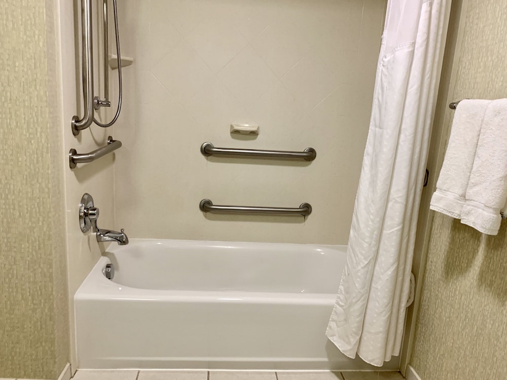 Holiday Inn & Suites Virginia Beach North Beach by IHG - photo 37