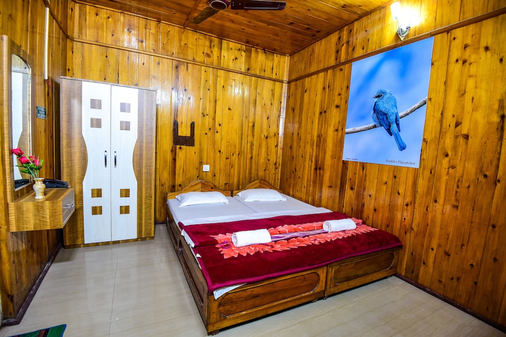 Aranya Gorumara Jungle Resort - carbon neutral hotel in Jalpaiguri