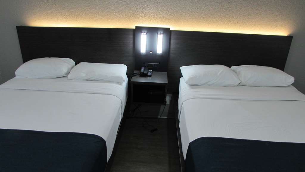 Motel 6 West Des Moines IA - photo 11