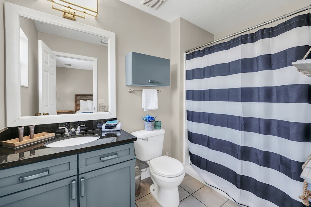 Family Oasis Cozy Retreat With Bunk Room - photo 26