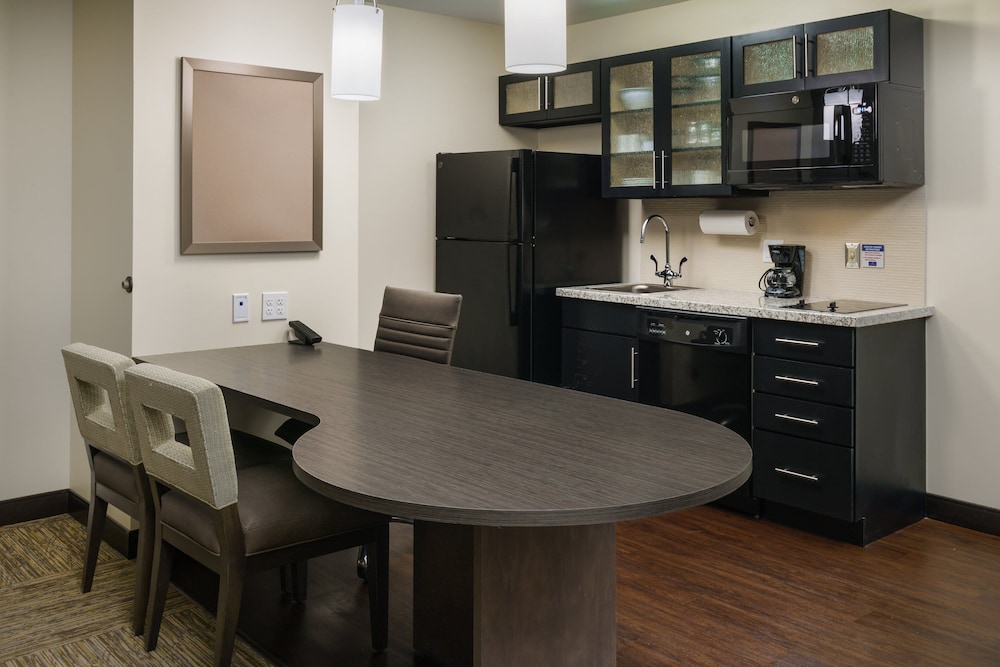 Candlewood Suites Orlando Lake Buena Vista an IHG Hotel - photo 3