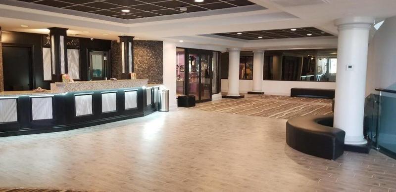 Regalia Hotel & Conference Center - photo 11