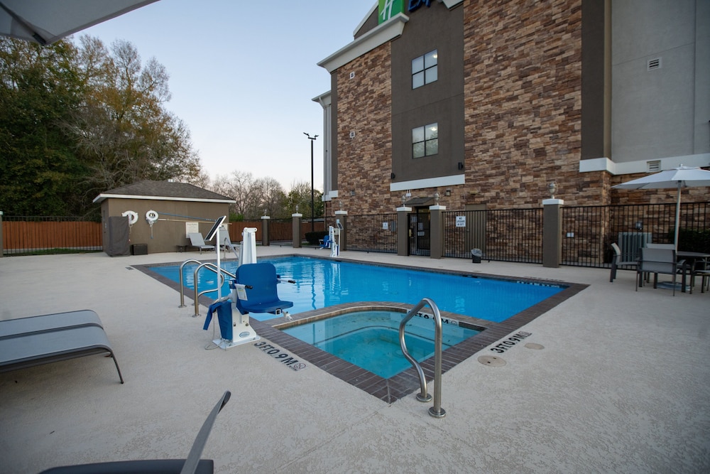 Holiday Inn Express Cleveland by IHG - photo 29