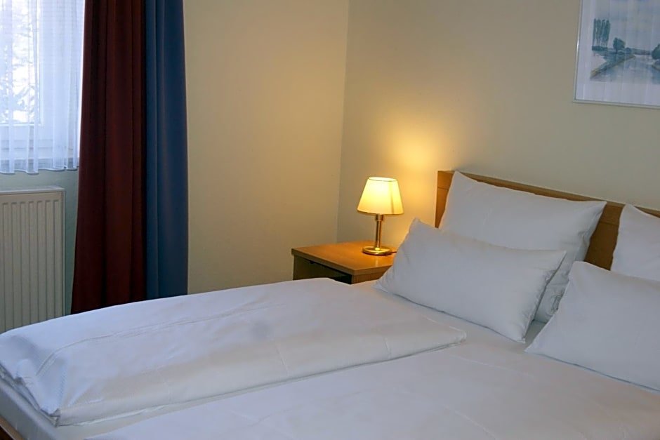 Land gut Hotel Allerhof — Garbsen — photo 3