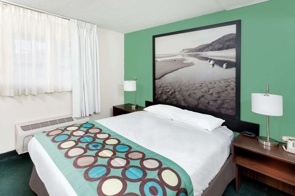 Super 8 by Wyndham Stevensville St. Joseph - photo 11