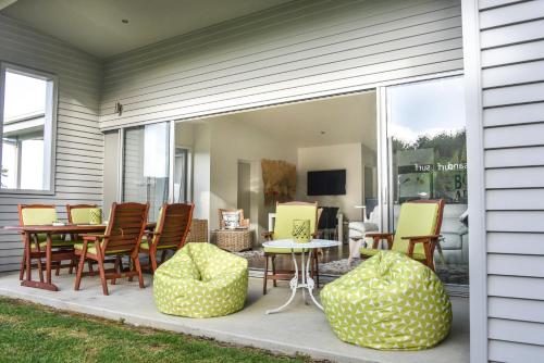 Whangapoua waves - last minute hotel in Unknown City