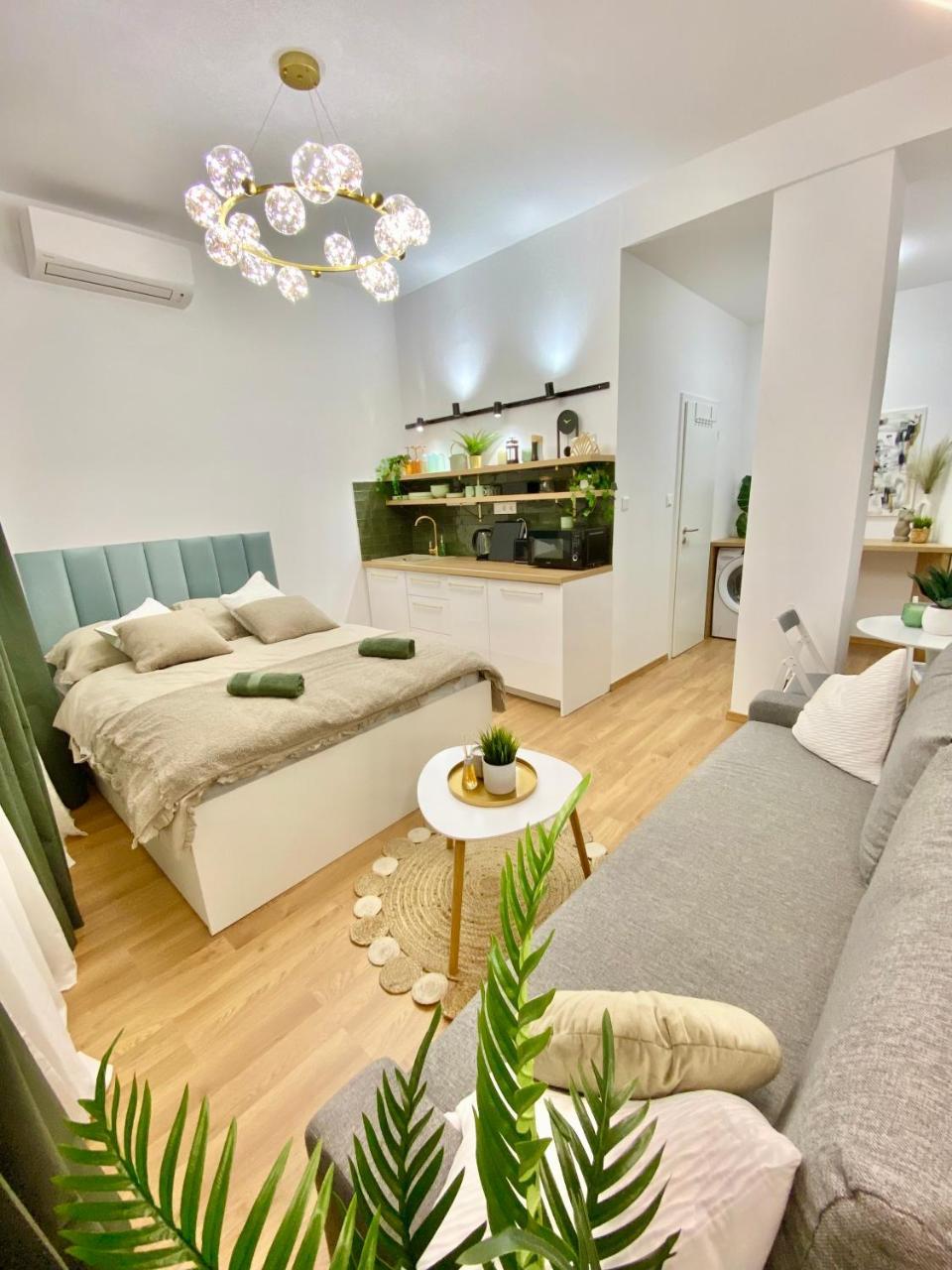 BRAND NEW Design studio Emerald old town A C — 4-Star Luxury Hotel in Bratislava, Slovakia