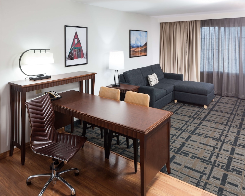 Embassy Suites Anchorage - photo 17