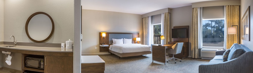 Hampton Inn & Suites Boerne - photo 24