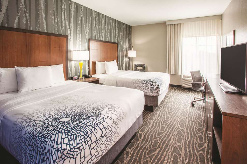 La Quinta Inn & Suites by Wyndham Duluth - photo 12