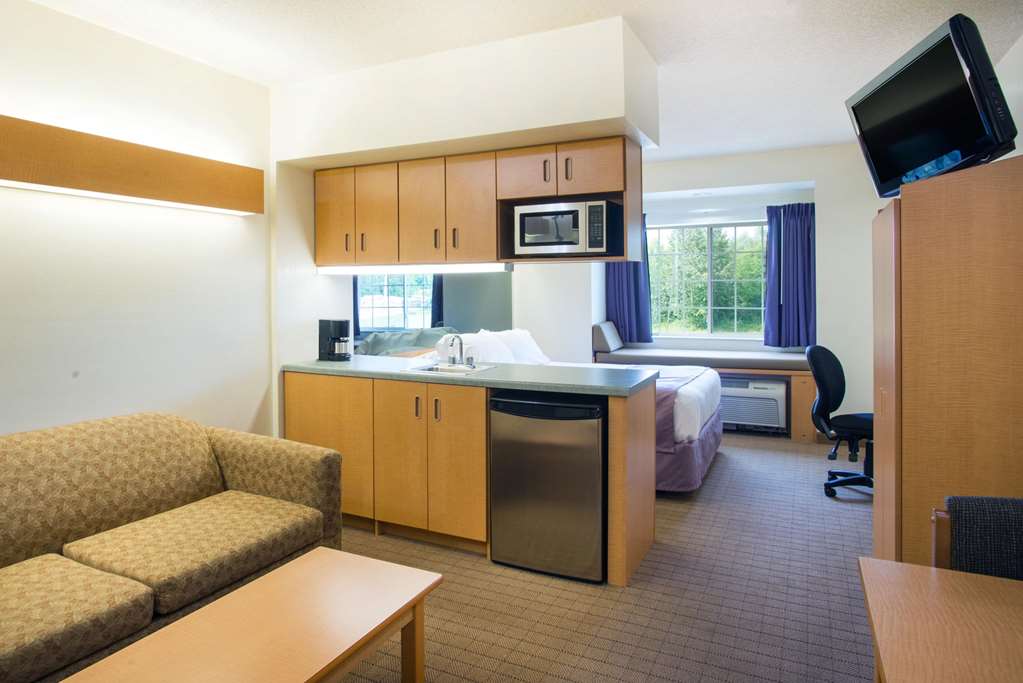 Microtel Inn & Suites by Wyndham Plattsburgh - photo 9