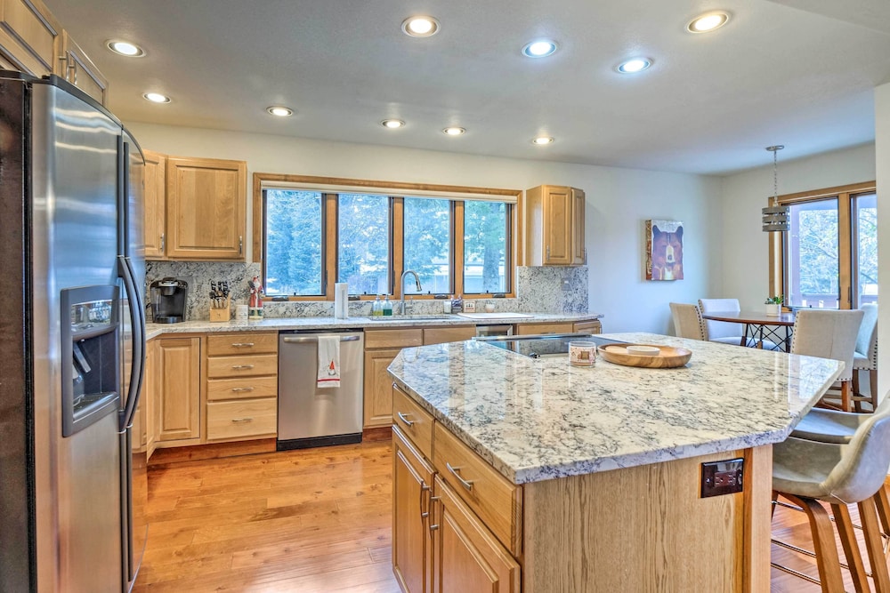Bright Eagle vail Escape w Deck Mtn Views — Avon — photo 4