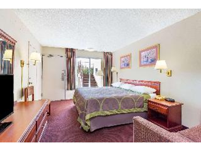 Super 8 by Wyndham Ashland Richmond - photo 2