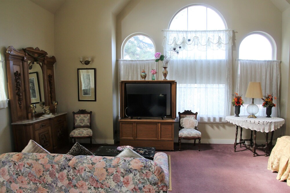 The Palm Hotel - photo 8