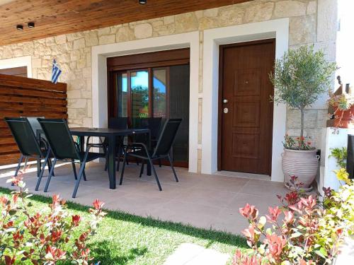 Lora Home 250M From The Beach — 4-Star Luxury Hotel in Nikiti, Greece