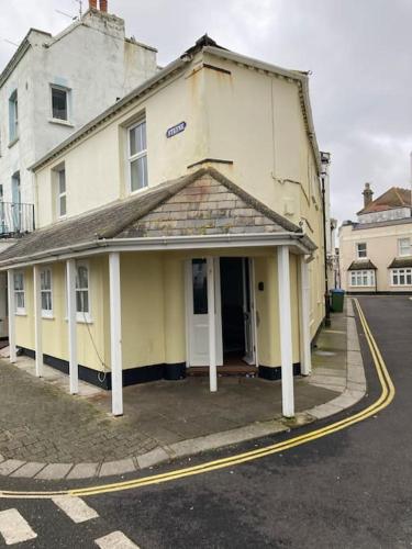 50 meters from Beach. — 4-Star Luxury Hotel in Bognor Regis, United Kingdom
