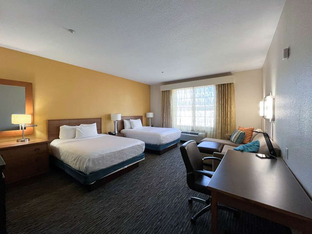 Carlsbad Suites - photo 12
