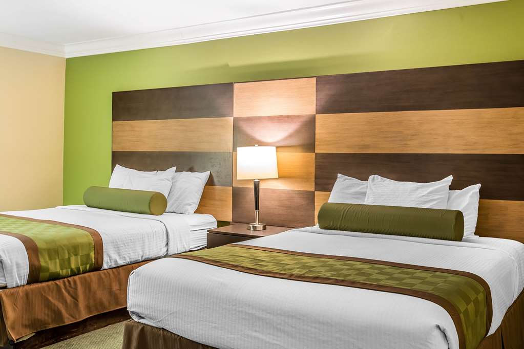 Rodeway Inn & Suites Canyon Lake Menifee West - photo 24