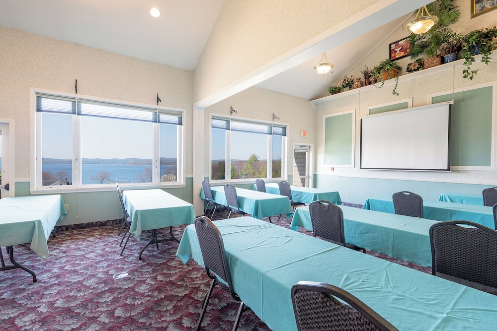Fireside Inn & Suites Belfast - photo 46