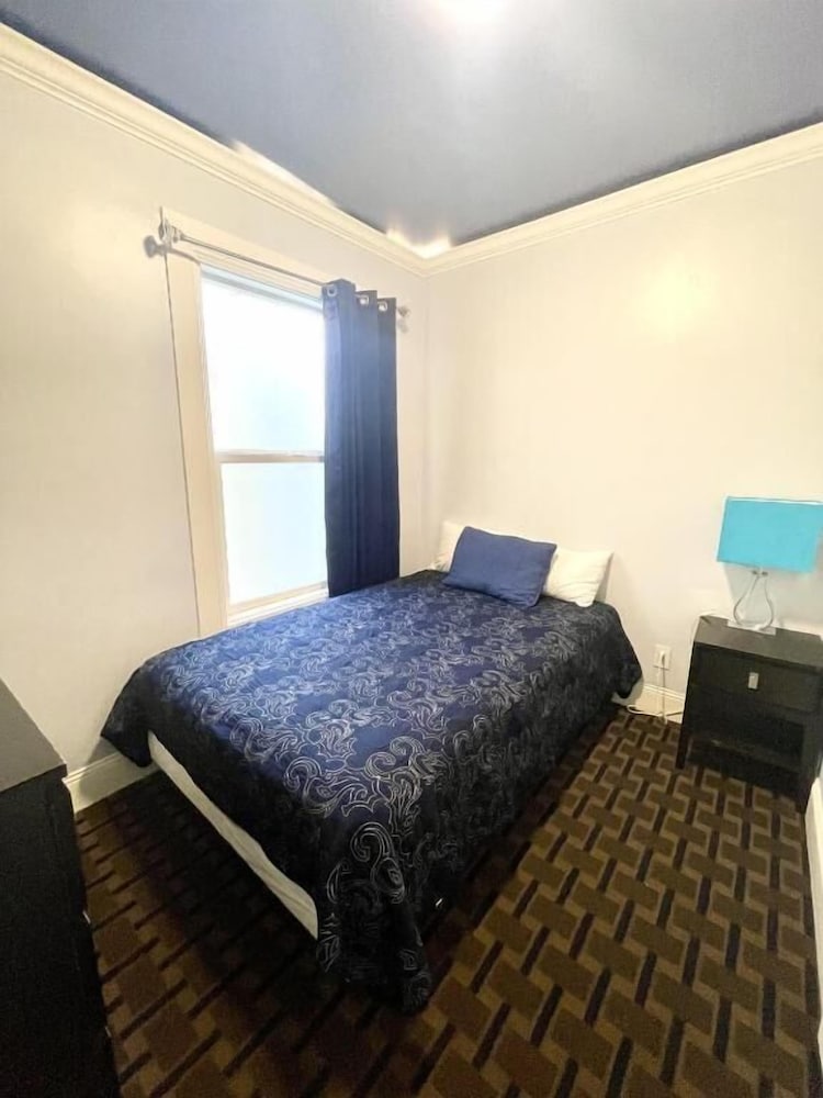 Twin Peaks Hotel - photo 6