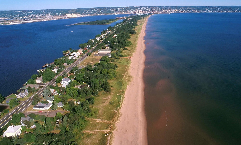Barker's Island Inn Resort - photo 38