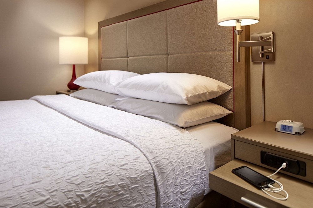 Hampton Inn Long Beach Airport - photo 10
